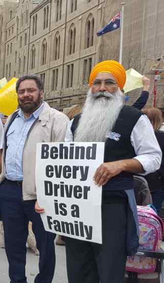 taxi license owners demand full compensation