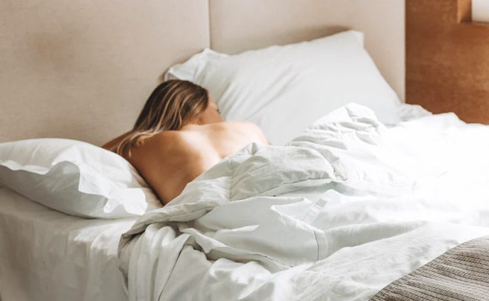 Nudity improves sleep